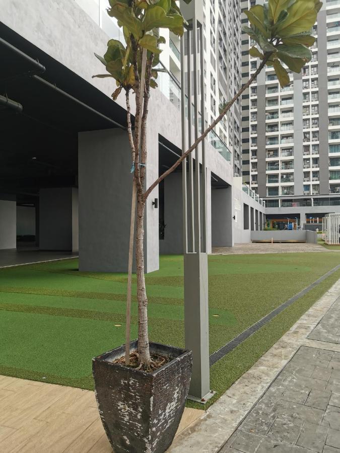 Apple Home 2 At Menara Simfoni, King Size Bed, Cheras, Nexflix, Wifi, Parking Seri Kembangan Exterior foto