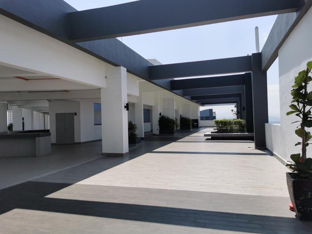 Apple Home 2 At Menara Simfoni, King Size Bed, Cheras, Nexflix, Wifi, Parking Seri Kembangan Exterior foto